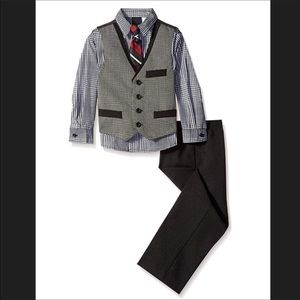 Big Boys 14-16 Van Heusen 4 Piece Formal Suit Set